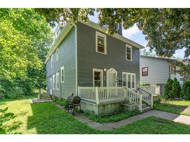 Photo - 778 Winslow Ave