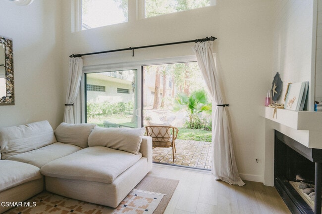 Building Photo - 5716 Skyview Way