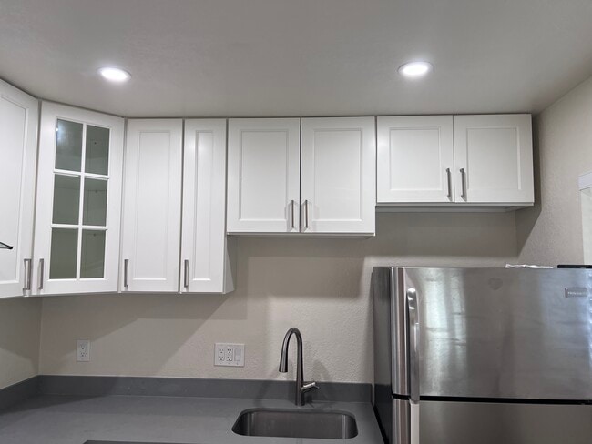 Photo - 3801 Nevin Ave Unidad 3801