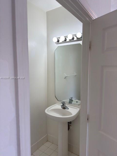 Photo - 677 NW 42nd Ave