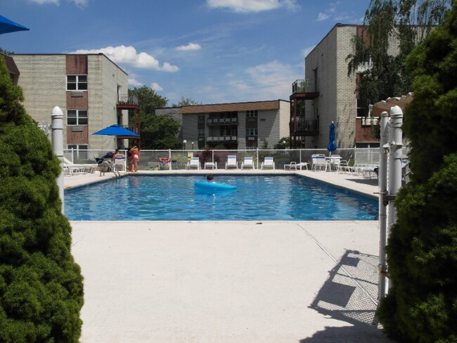 Photo - 1111 River Rd Unit Apartment A20