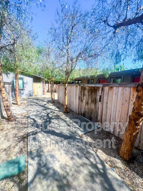 Photo - 309 HILL St Unit #100