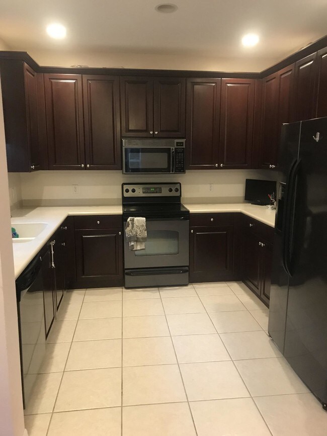 Kitchen - 3258 Tamara Dr