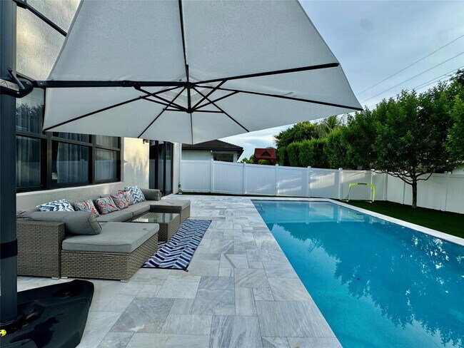 Photo - 4915 Whispering Way