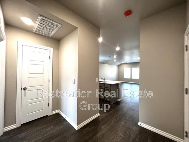 Photo - 2717 Dennis Dr