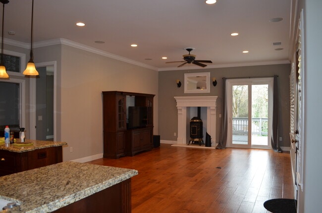 Photo - 2111 Deer Valley Rd