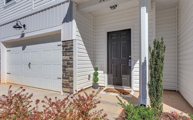 Photo - Stunning 3/2.5 Townhome Available Now!