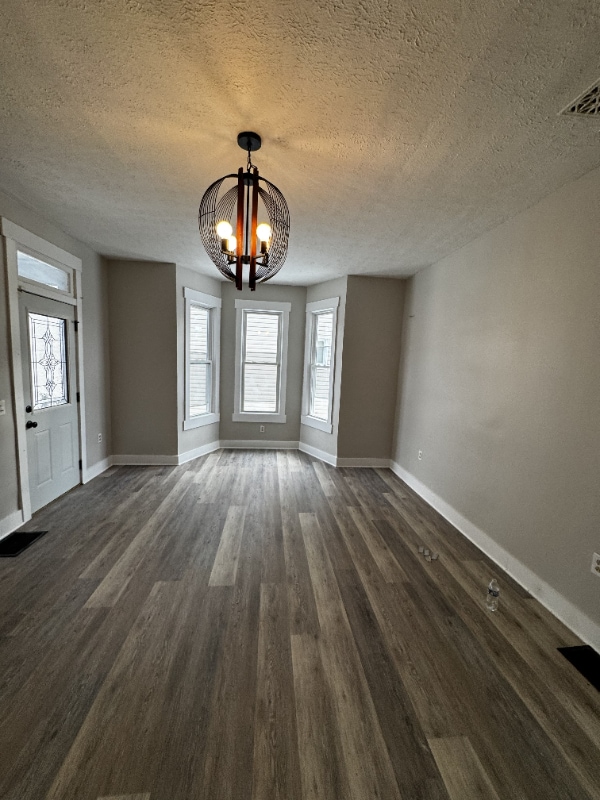 Building Photo - 53 N Oakley Ave