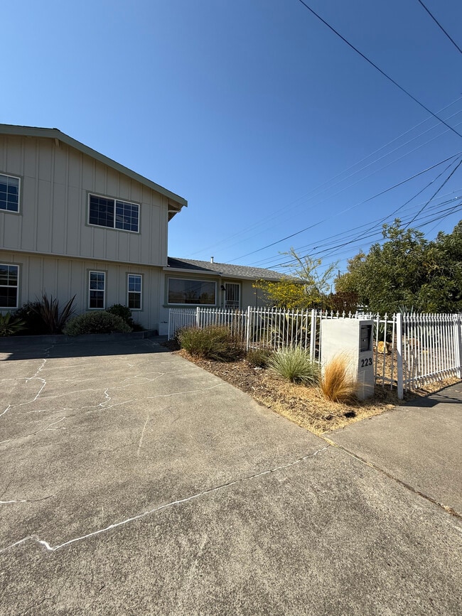 Photo - 223 Mendocino St
