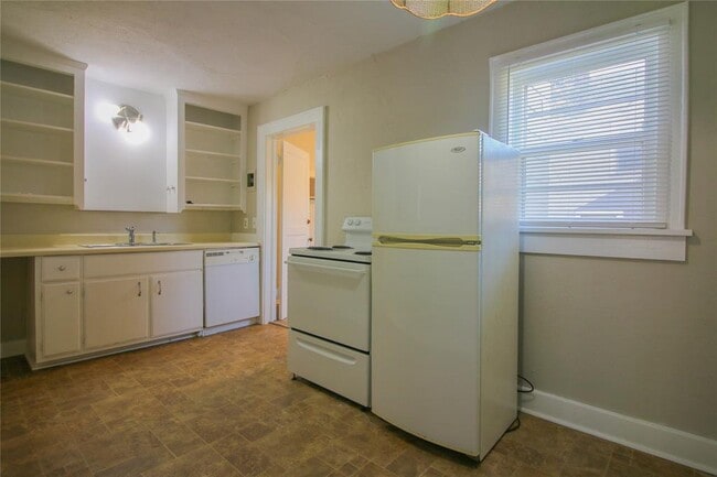608 Chautauqua Ave
