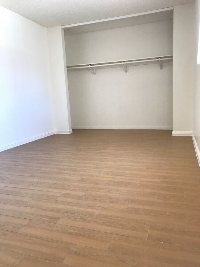 3851 Hazelwood St Unit 3851-03