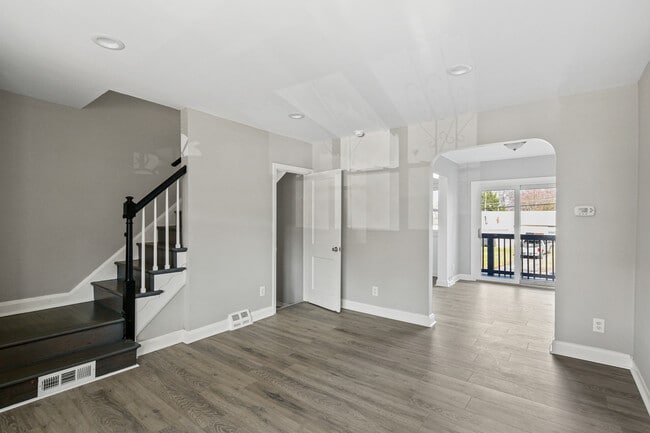 Photo - 165 Hampshire Rd