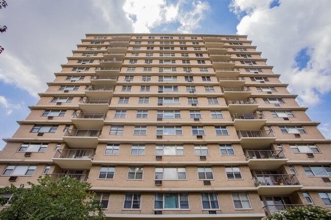Building Photo - 1301 N Harrison St