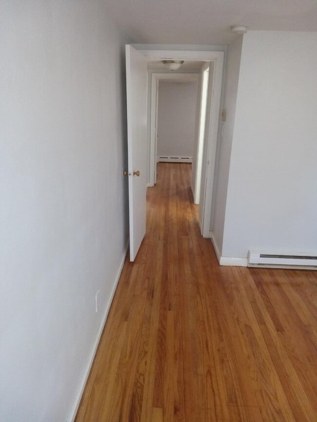 Photo - 125 Boyer St