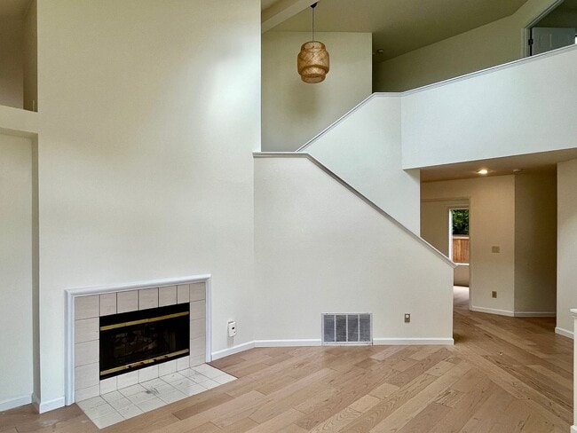 Photo - Beautiful Two-Story Home in Klahanie – Audubon Ridge Gem!