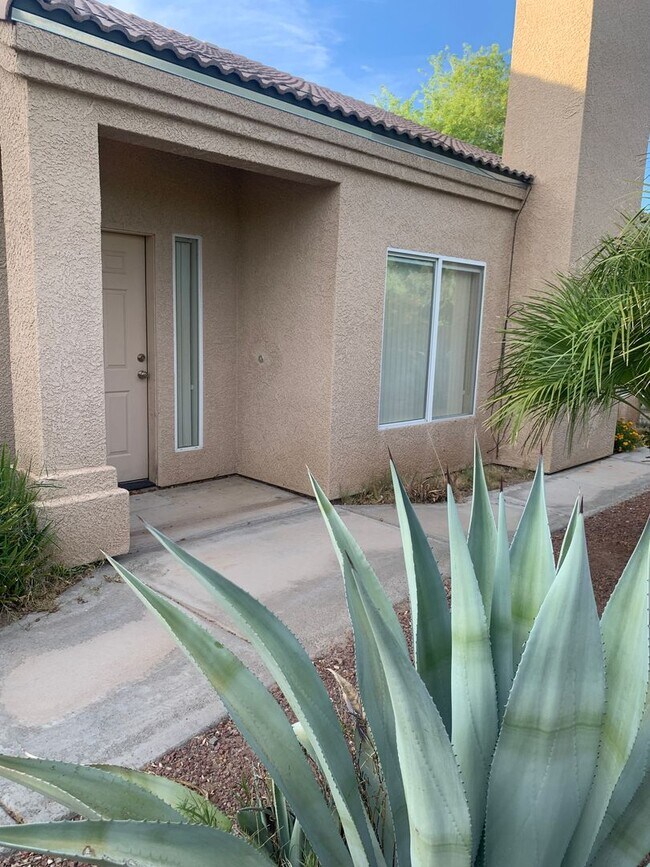 Active Adult Gated Golf Community - Active Adult Gated Golf Community House