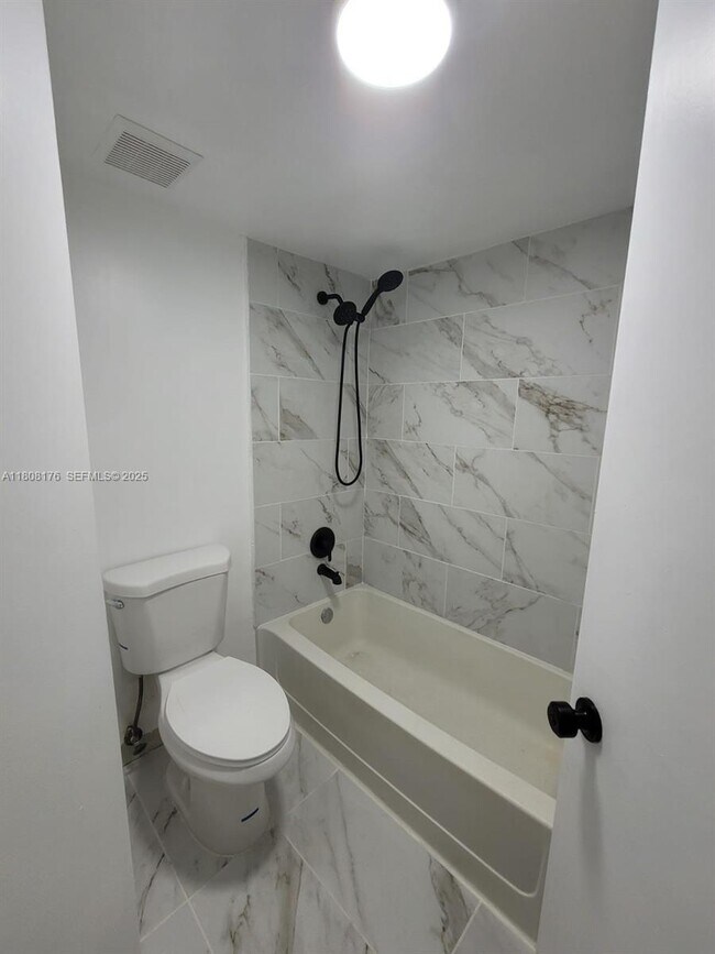 Photo - 2881 N Oakland Forest Dr Unit 309