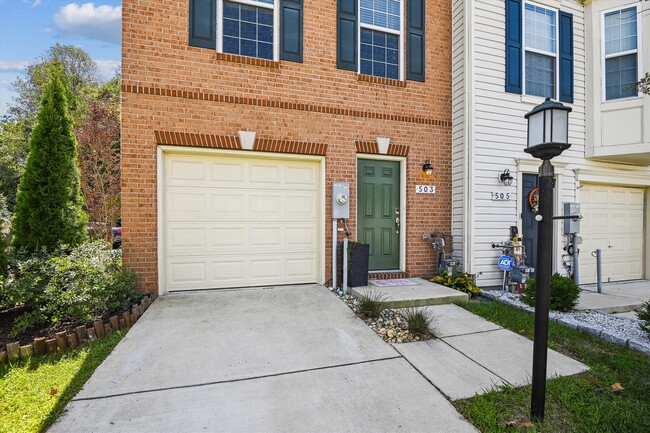 Welcome Home! - 503 Kinglets Roost Ln Townhome