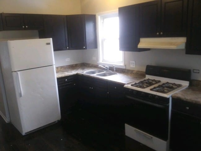 Kitchen - 1508 N Luna Ave Unit 2