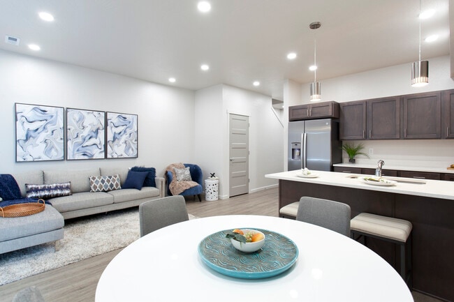 Building Photo - 42 Lopseed Ln