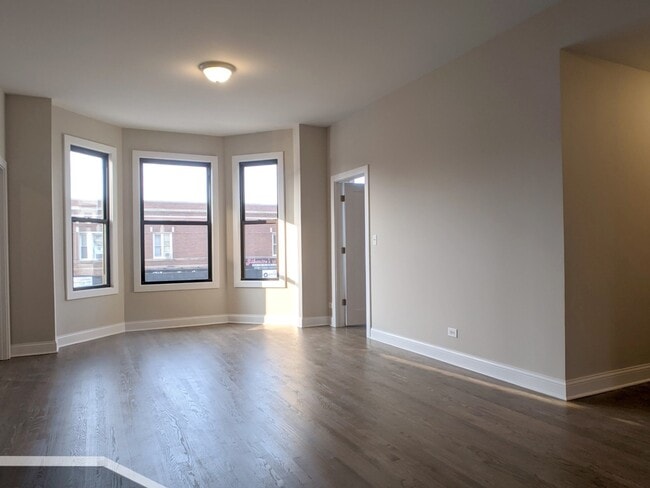 Photo - 3405 W Fullerton Ave Unit 2