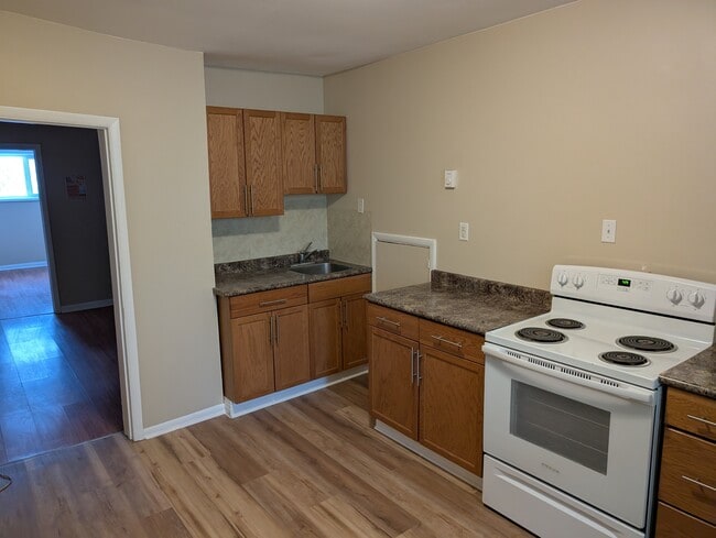 Photo - 680 B Aberdeen Ave