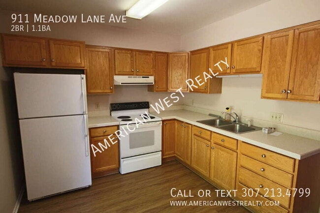 Photo - 911 Meadow Ln Ave