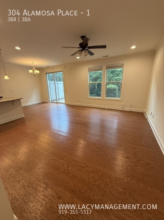 Photo - 304 Alamosa Pl