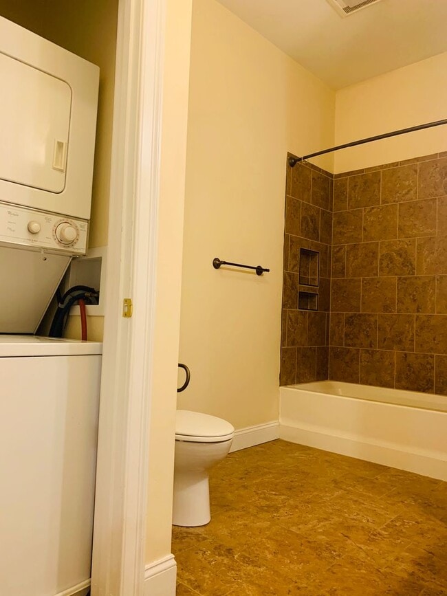 Photo - 51 N Champlain St Unit Apt. 2 - Available Now