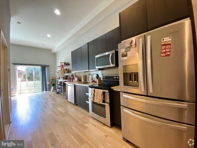 Building Photo - 1516 Green St Rental