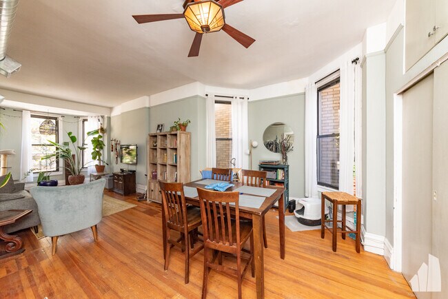 Photo - 3336 N Sheffield Ave Unit 2