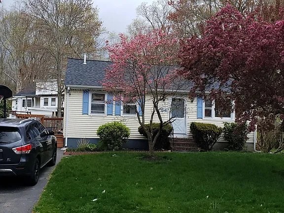 Photo - 54 Pinehurst Ave