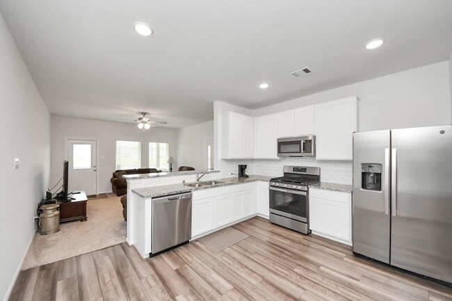 Photo - 1110 Bending Trl Dr