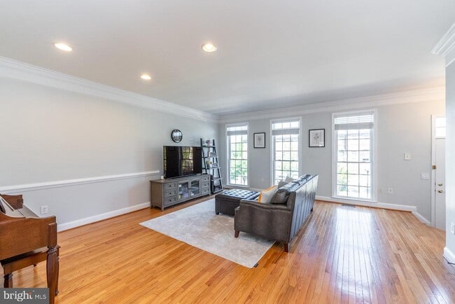 Building Photo - 11607 Park Vista Blvd