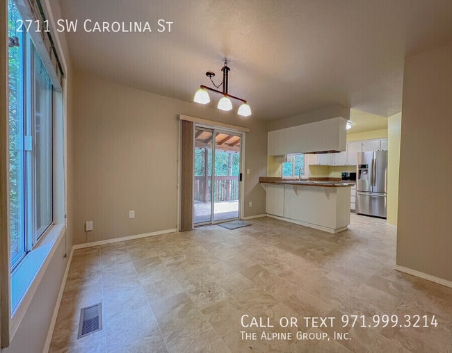 Photo - 2711 SW Carolina St