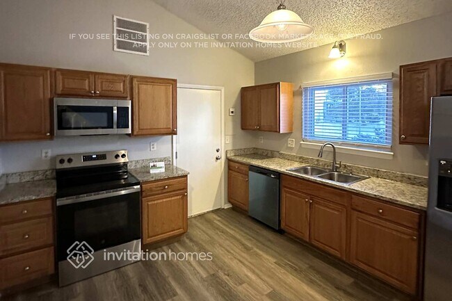 Photo - 1024 S Waco Way