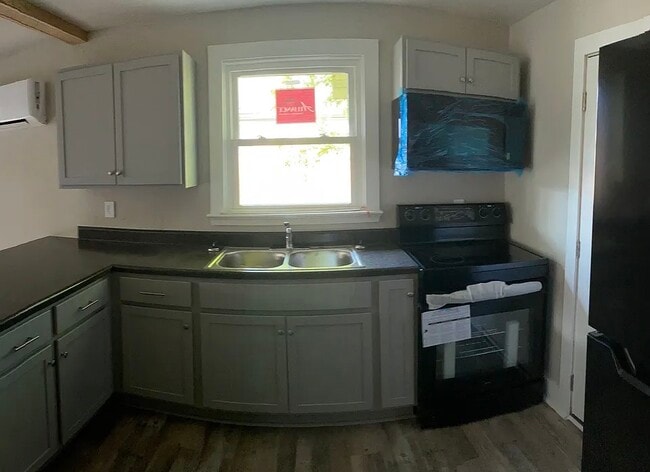 Photo - 710 Riverview Dr