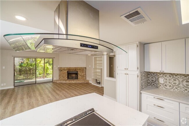 Building Photo - 1135 Barton Hills Dr Unit 113 Rental