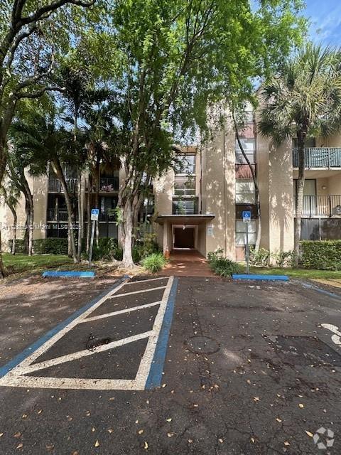 Building Photo - 14221 N Kendall Dr Unit 401C Rental