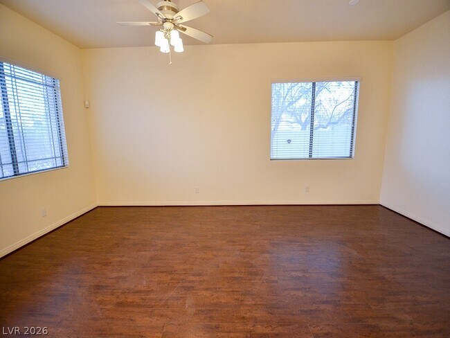 Photo - 401 Madison Taylor Pl
