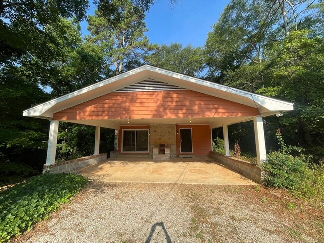 Building Photo - PRE-LEASING FOR JULY 22ND 2026!