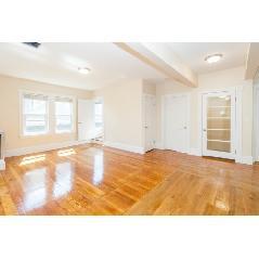 Photo - 39 Falkland St Unit upstairs