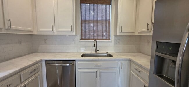 Photo - 845 Bronze Ln