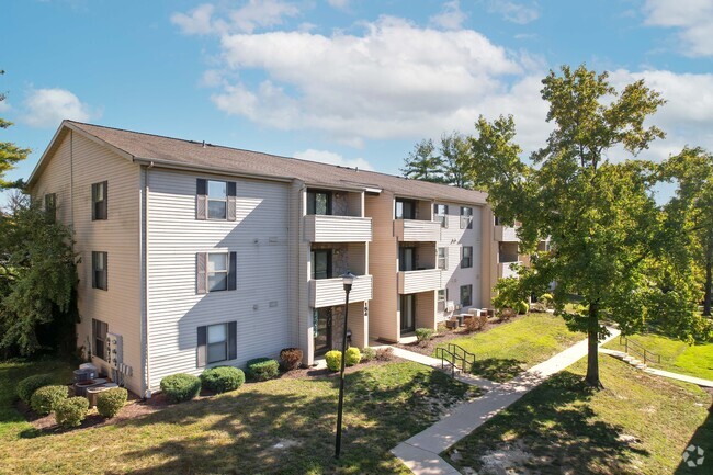 Building Photo - Forest Woods Rental