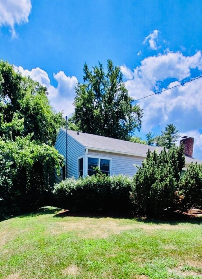 Photo - Great location -2BR, 2BA with Yard and Garage