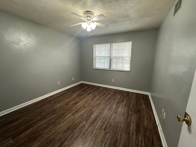 Photo - Downstairs unit near TMH w/ NO CARPET!!! Unit A