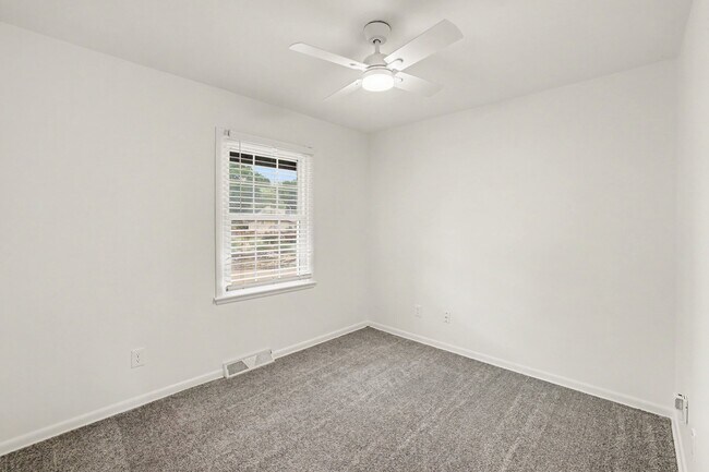 Photo - 9603 Knox Dr