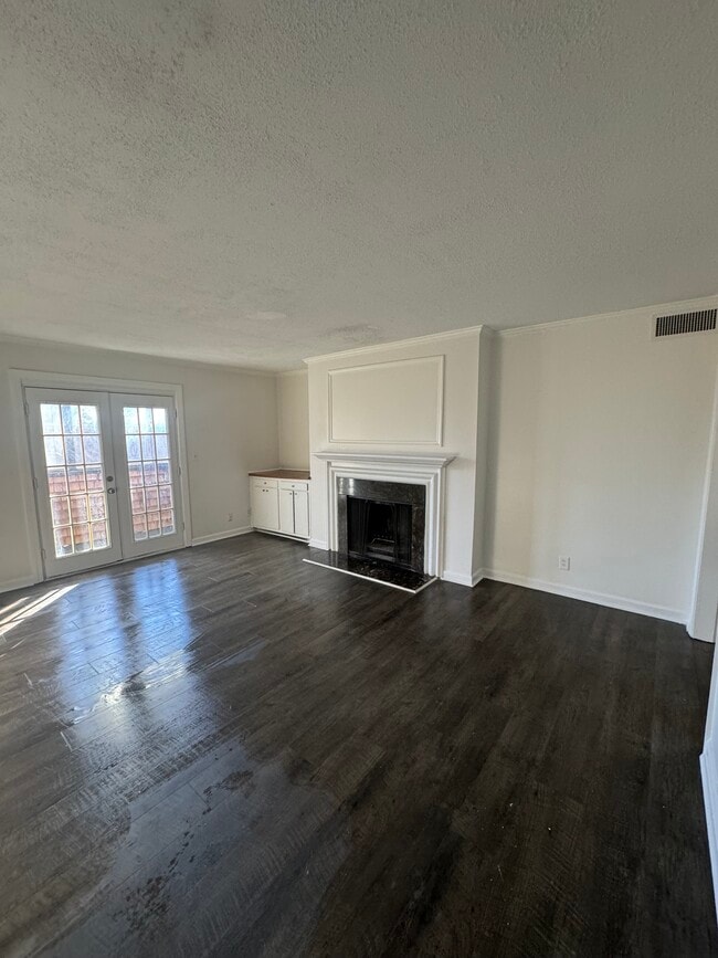 Building Photo - 146 Rue Fontaine Unit 146 Rue Fontaine