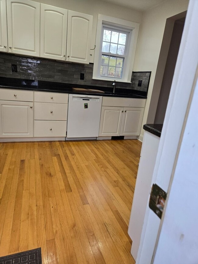 Photo - 5 Hillside Ave Unit 5B Hillside Ave