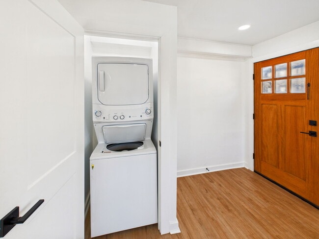 Photo - 607 Foch St Unit B